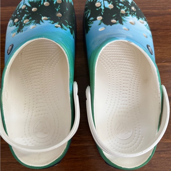 Crocs Classic Tropical Palm Tree Clogs Unisex M8 / W10 Blue Beach Summer Slip On - Picture 7 of 10